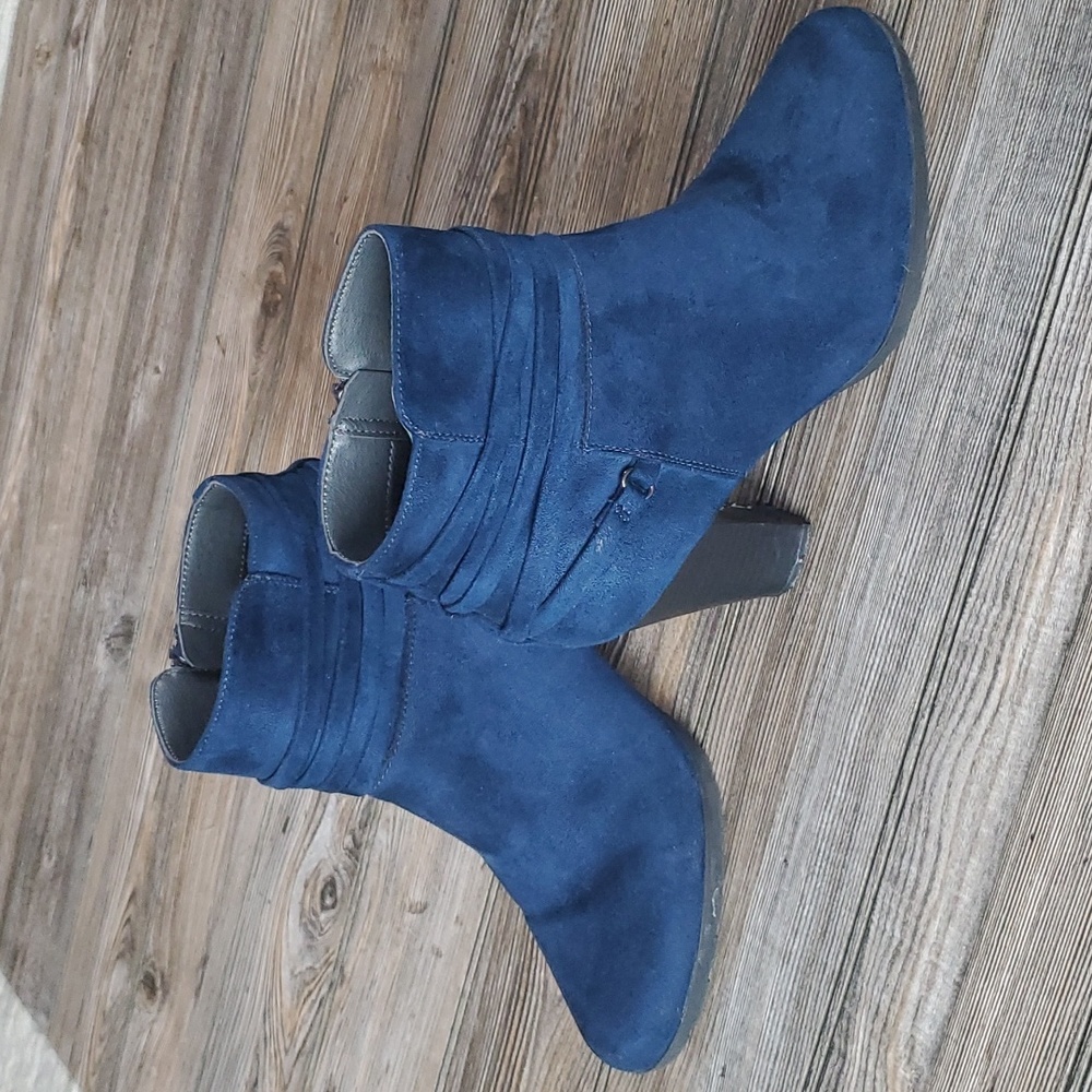 Rialto Spade Faux Suede Ankle Bootie in Midnight Size 9M - Picture 10 of 12